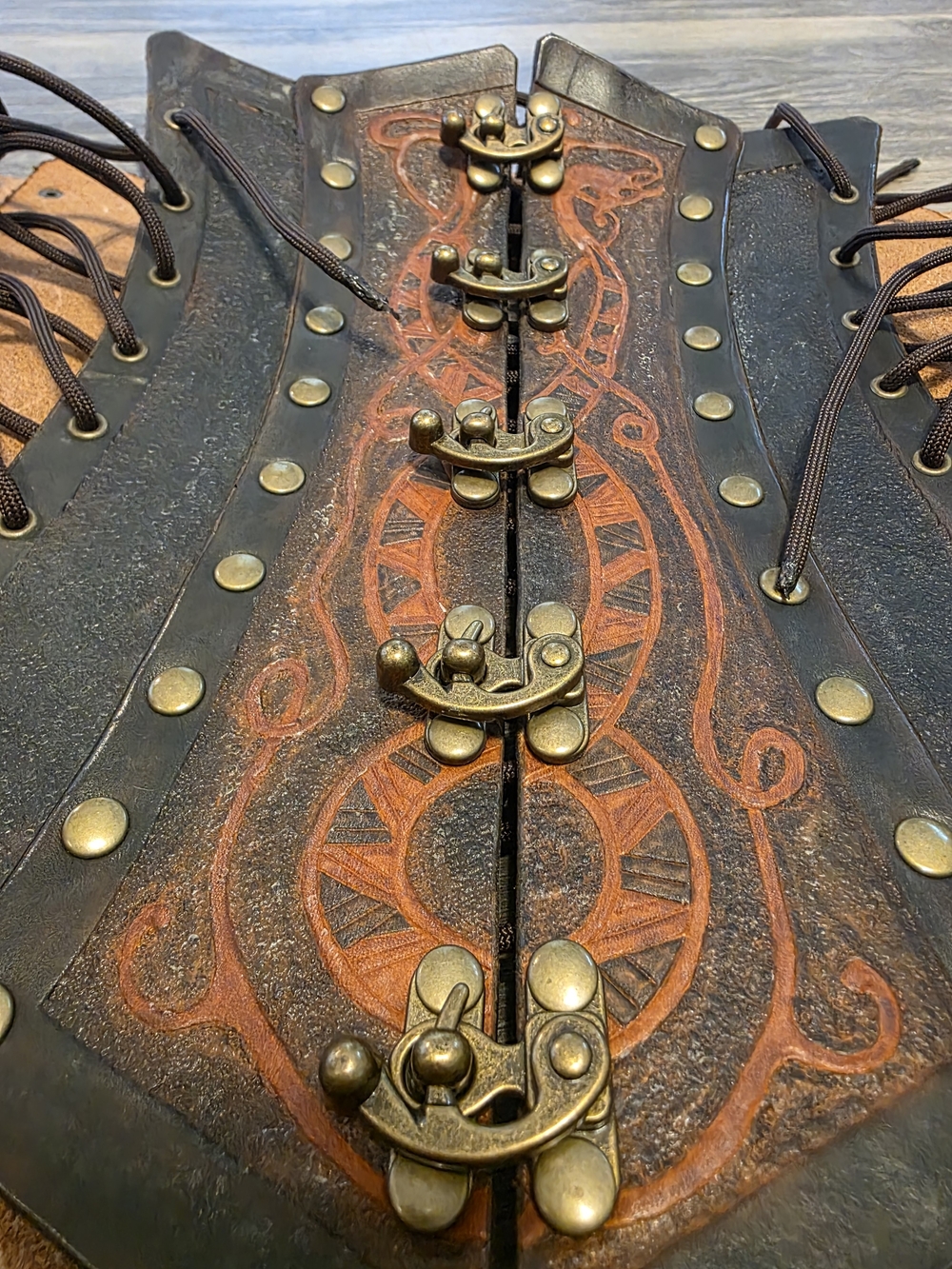 Steampunk Leather Waist Cincher Corset with Brass Clasps - Black & Brown - Picture 3 of 6